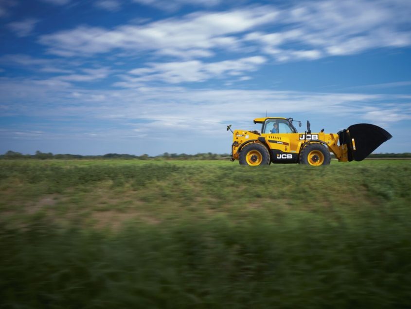 560-80+AGRIPRO+-+Roading+shot+